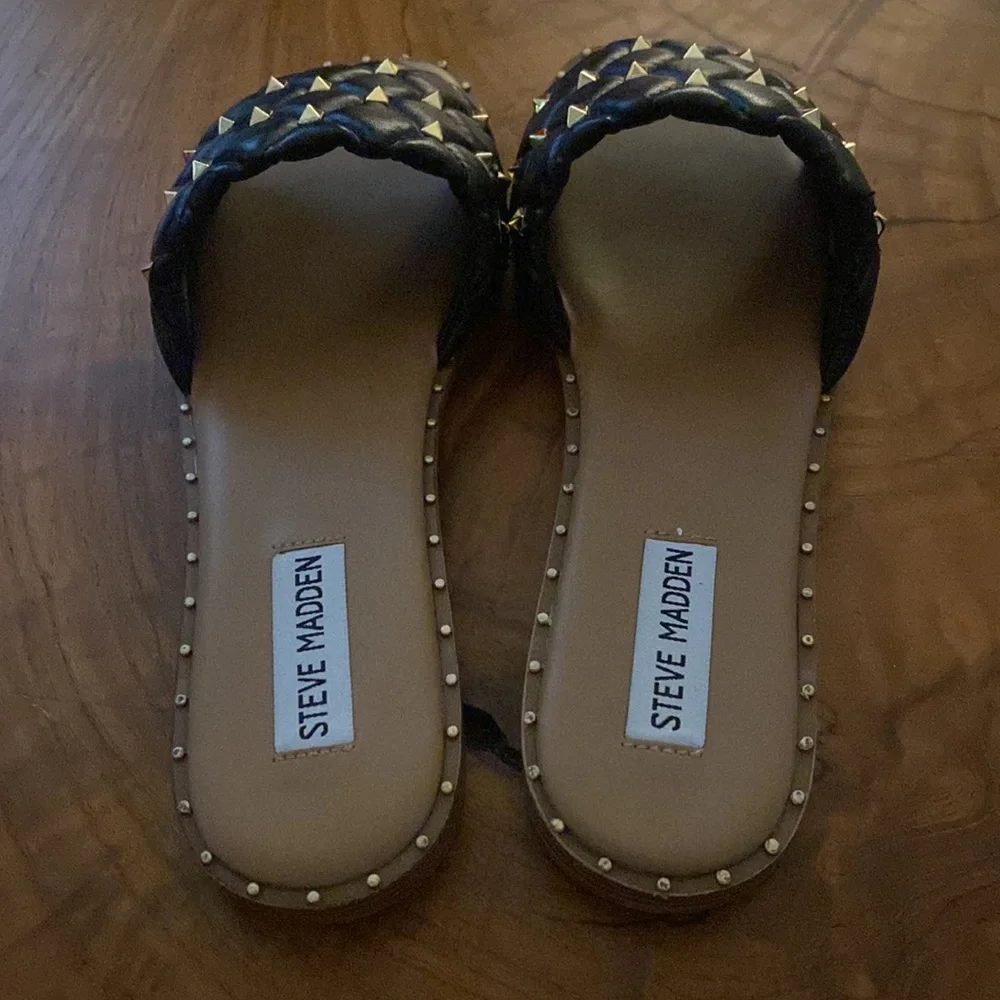Steve Madden Black Quilted Slide Sandals with Gold Studs - Picture 3 of 3